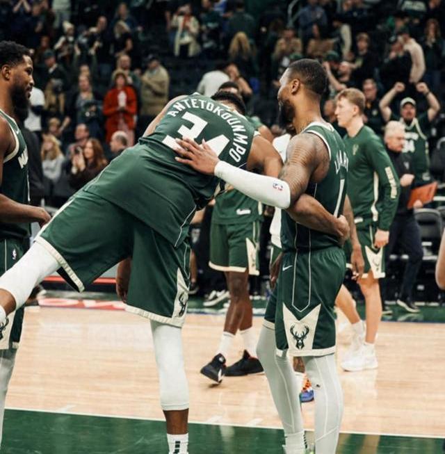 包含里程碑夜！密尔沃基雄鹿临场应变，西甲赛前刷纪录，球迷炸锅，轮换策略成焦点的词条-泛亚电竞入口