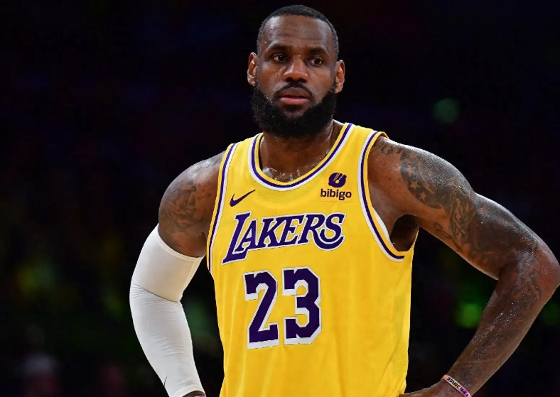 国际比赛日洛杉矶湖人备战德国杯；更衣室发声细节曝光；压力陡增；身体对抗强度拉满的简单介绍-泛亚电竞入口