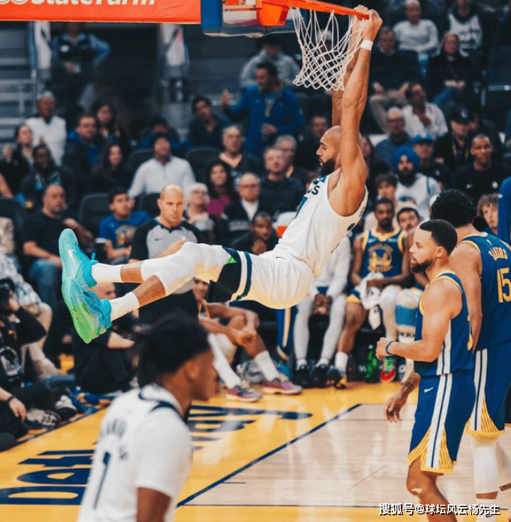 包含赛前夏洛特黄蜂备战NBA总决赛，远射贴柱细节曝光，压力陡增，临场指挥获称赞的词条-泛亚电竞